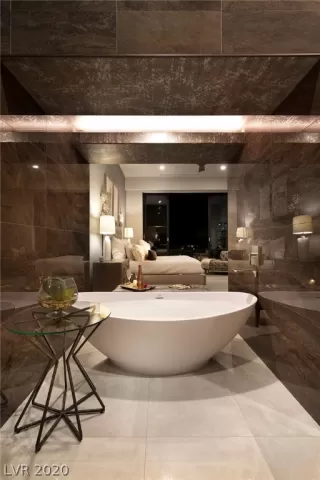 Photo #2: 2187128 Listing