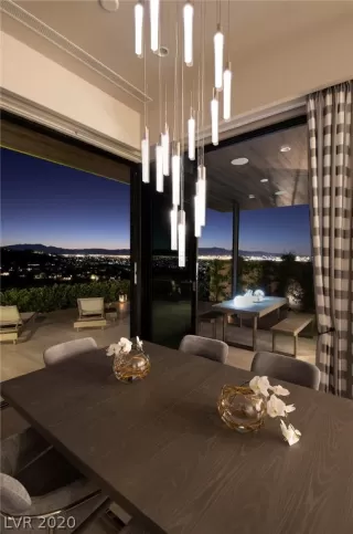 Photo #5: 2187128 Listing