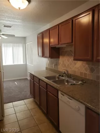 Photo #4: 2187150 Listing