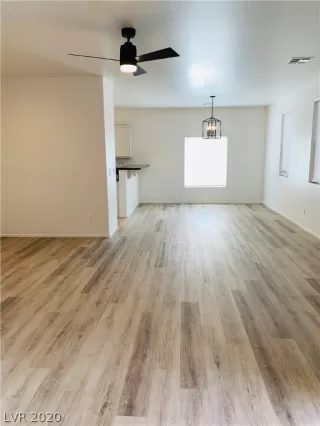 Photo #3: 2187309 Listing