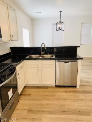 Photo #6: 2187309 Listing