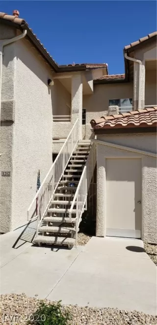 Photo #5: 2187338 Listing