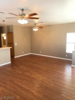 Photo #3: 2187351 Listing