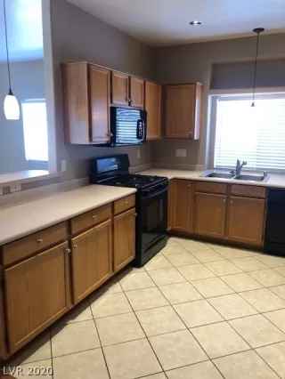 Photo #6: 2187351 Listing