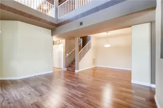 Photo #4: 2187464 Listing