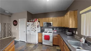 Photo #5: 2187469 Listing 