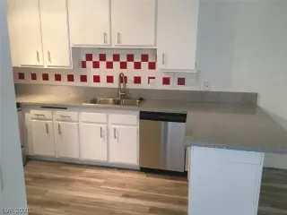 Photo #3: 2187531 Listing