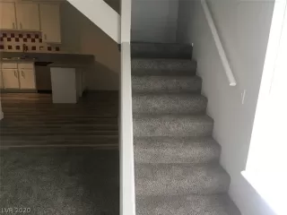 Photo #5: 2187531 Listing