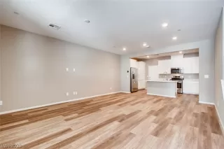 Photo #1: 2187597 Listing