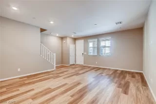 Photo #2: 2187597 Listing