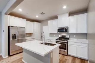 Photo #3: 2187597 Listing