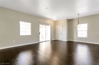 Photo #5: 2187901 Listing