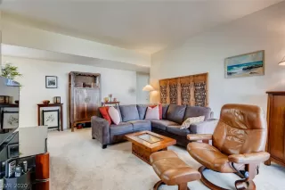 Photo #5: 2187907 Listing