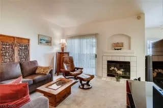 Photo #6: 2187907 Listing