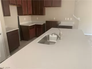 Photo #4: 2187938 Listing