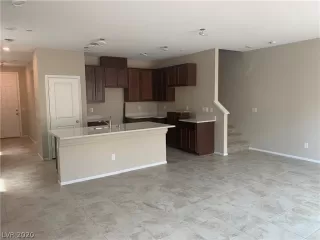 Photo #6: 2187938 Listing