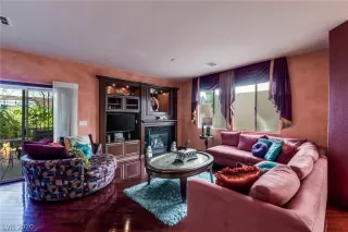 Photo #5: 2187967 Listing