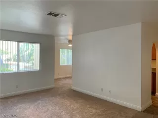 Photo #4: 2188150 Listing