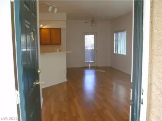 Photo #4: 2188218 Listing