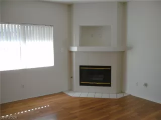 Photo #5: 2188218 Listing