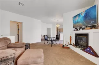 Photo #4: 2188248 Listing