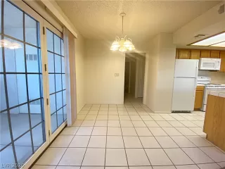Photo #5: 2188345 Listing 