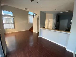 Photo #5: 2188401 Listing 