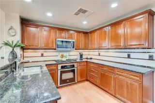 Photo #6: 2188432 Listing 