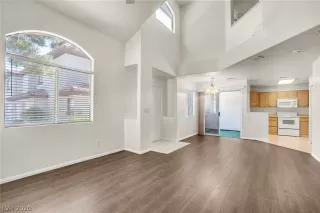 Photo #4: 2188433 Listing