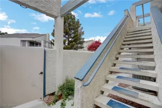 Photo #3: 2188569 Listing