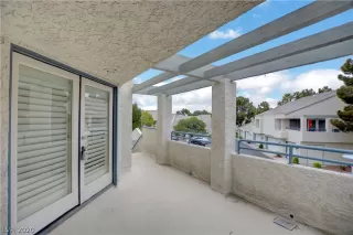 Photo #5: 2188569 Listing