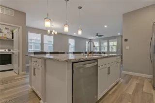 Photo #4: 2188590 Listing