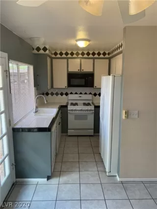 Photo #4: 2188605 Listing