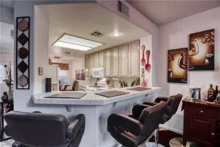 Photo #2: 2188652 Listing 