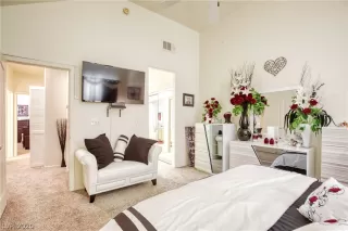 Photo #5: 2188652 Listing 