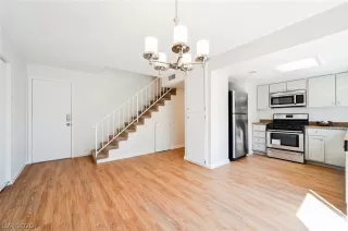 Photo #3: 2188715 Listing