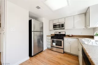 Photo #4: 2188715 Listing