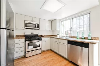 Photo #6: 2188715 Listing