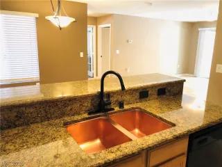 Photo #2: 2188718 Listing