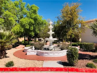 Photo #4: 2188718 Listing