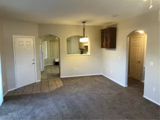 Photo #4: 2188746 Listing