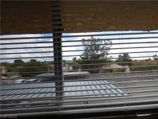 Photo #5: 2188862 Listing