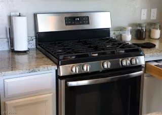 Photo #6: 2188879 Listing