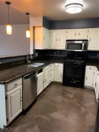 Photo #2: 2189111 Listing