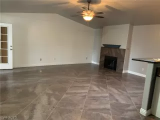 Photo #4: 2189111 Listing