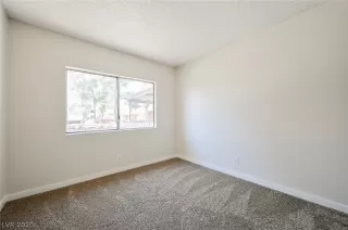 Photo #2: 2189117 Listing