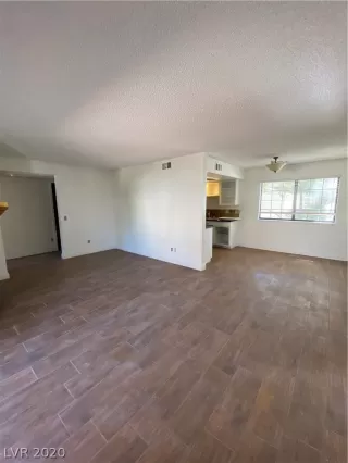 Photo #1: 2189197 Listing 