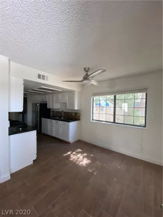 Photo #2: 2189197 Listing 