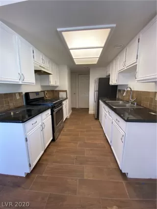 Photo #3: 2189197 Listing 