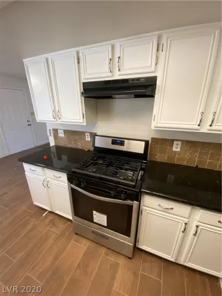 Photo #4: 2189197 Listing 